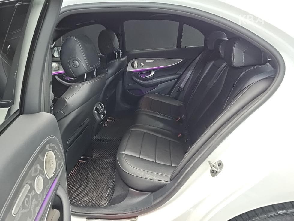 Mercedes-Benz E-Клас (W213)E350 4MATIC AMG Line - 12