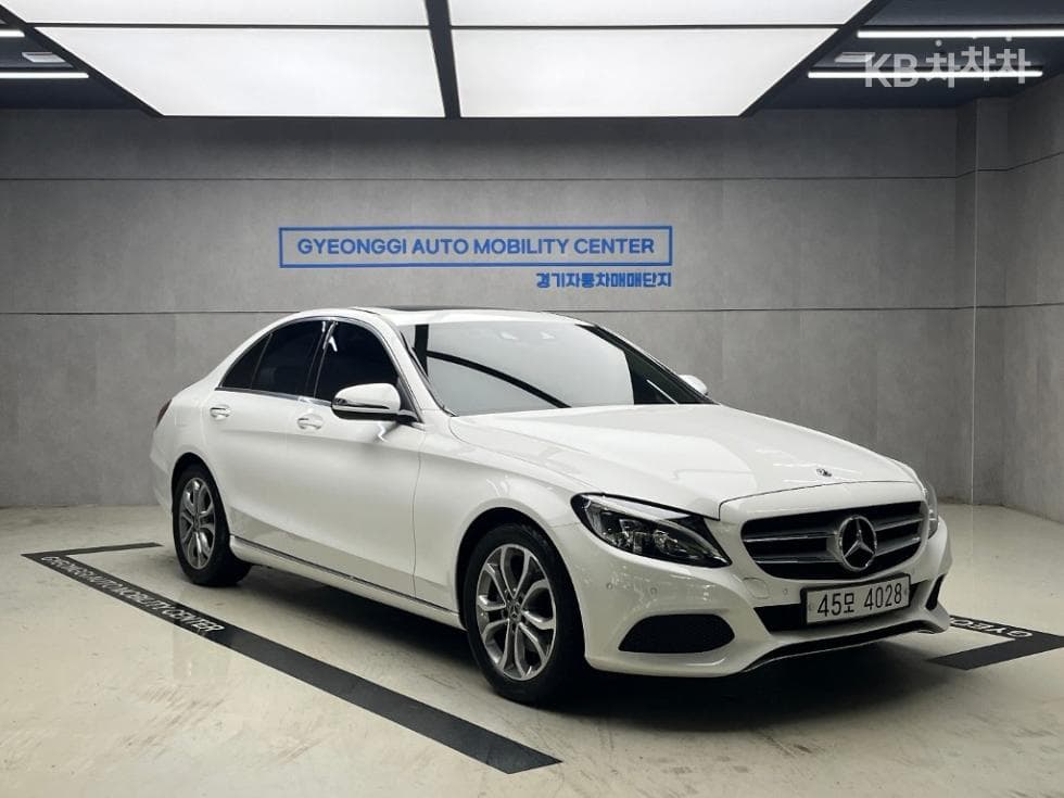 Mercedes-Benz The New (фейслифт) C-Клас C200 Avantgarde W205(14~) - Image 1