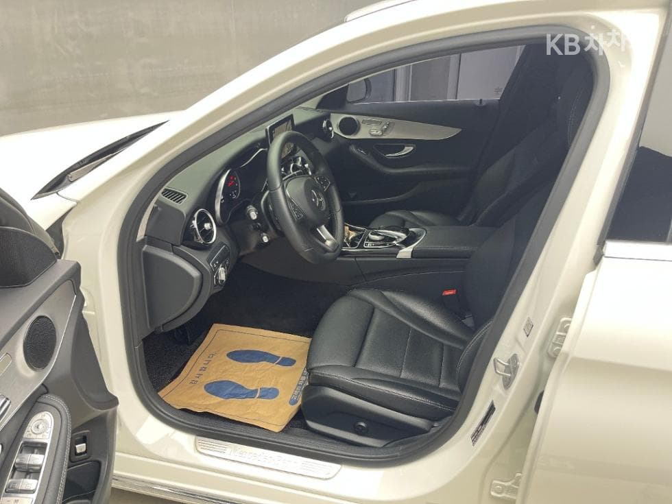 Mercedes-Benz The New (фейслифт) C-КласC200 Avantgarde W205 - 5