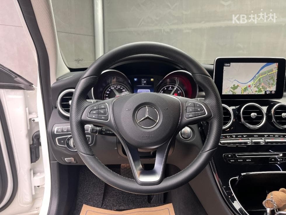Mercedes-Benz The New (фейслифт) C-КласC200 Avantgarde W205 - 9