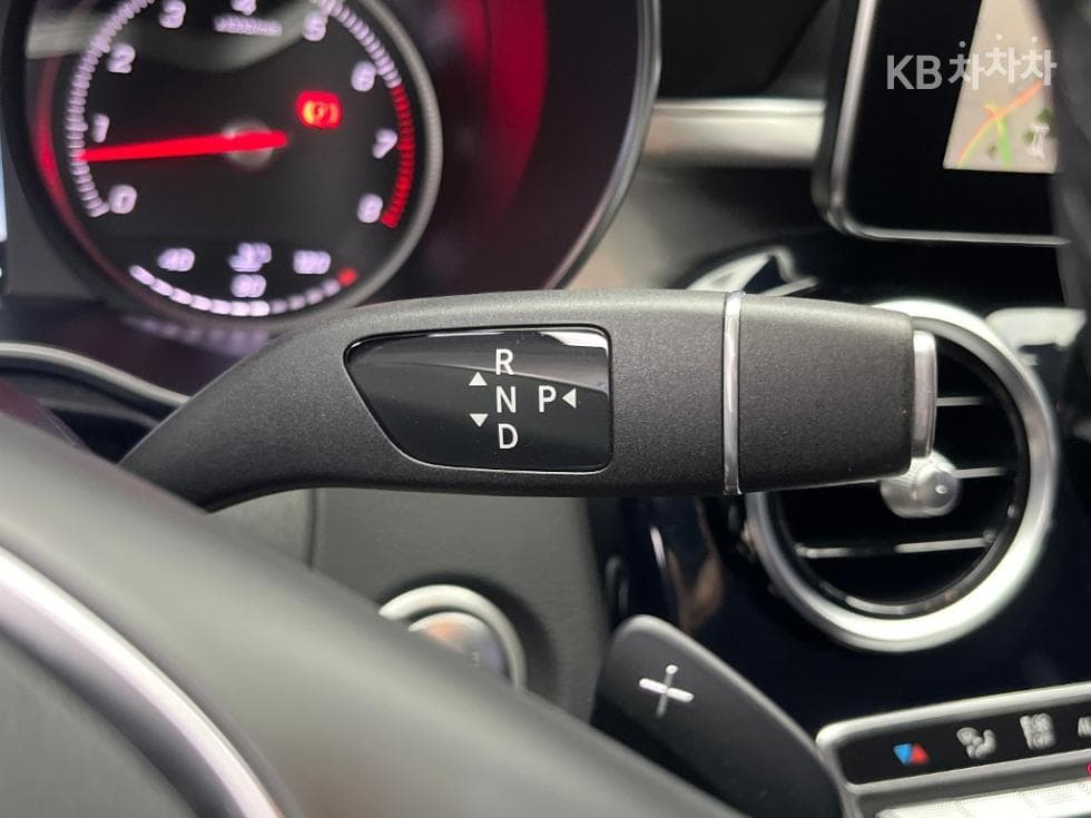 Mercedes-Benz The New (фейслифт) C-КласC200 Avantgarde W205 - 10