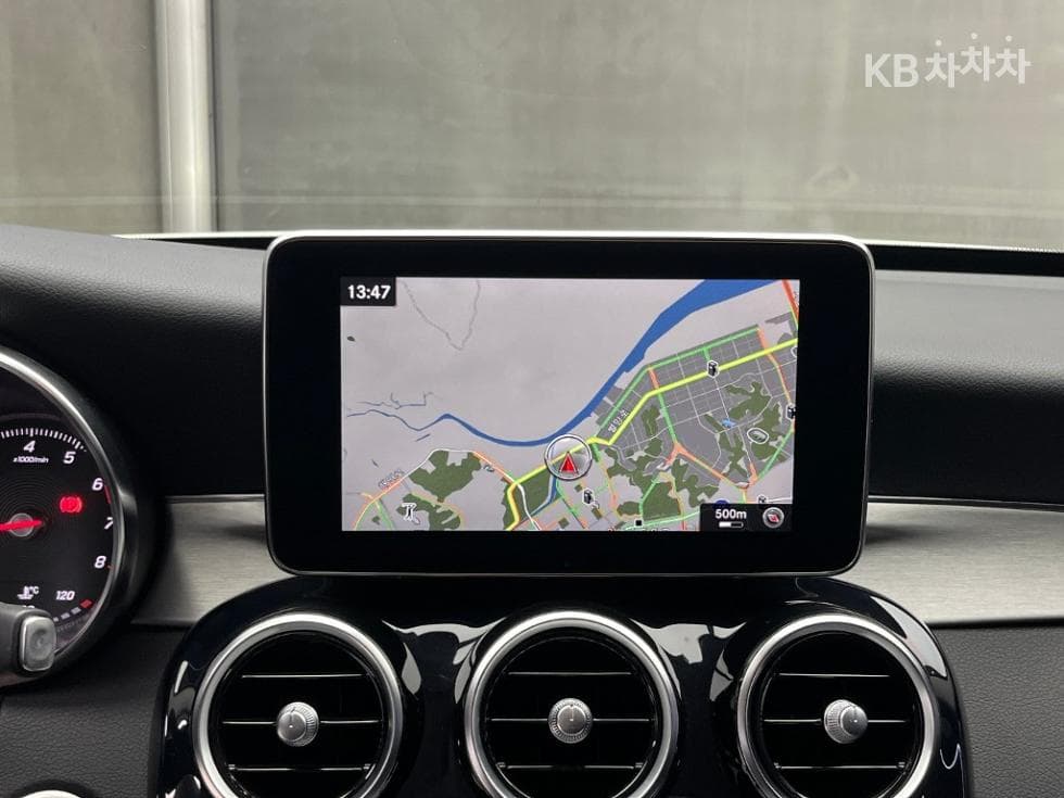 Mercedes-Benz The New (фейслифт) C-КласC200 Avantgarde W205 - 13
