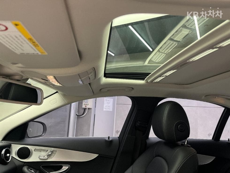 Mercedes-Benz The New (фейслифт) C-КласC200 Avantgarde W205 - 15