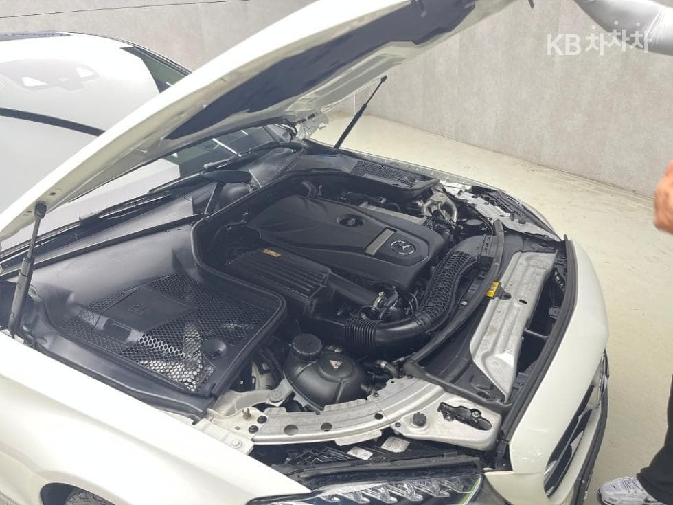 Mercedes-Benz The New (фейслифт) C-КласC200 Avantgarde W205 - 16