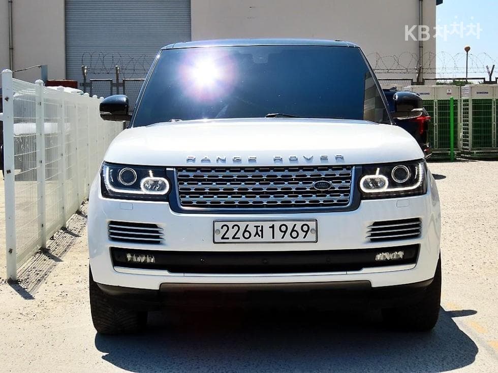 Land Rover Нов Range Rover 4.4 SDV8 보그 SE 405(13~) - Image 1