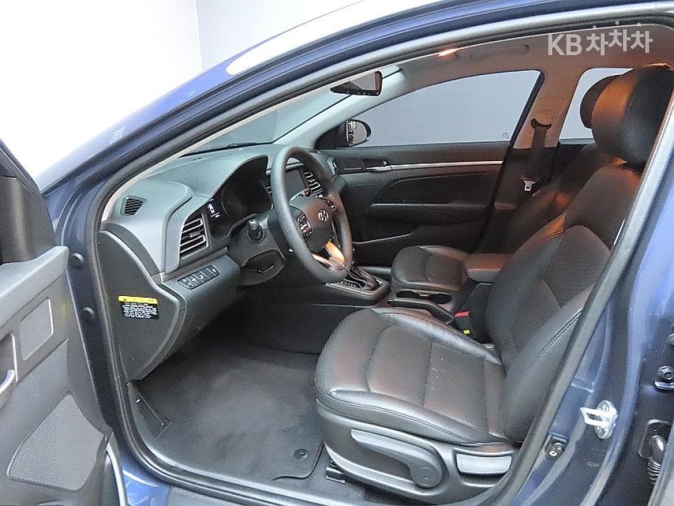 Хюндай The New (фейслифт) Avante (Elantra) ADSmartstream G1.6 Стил - 10