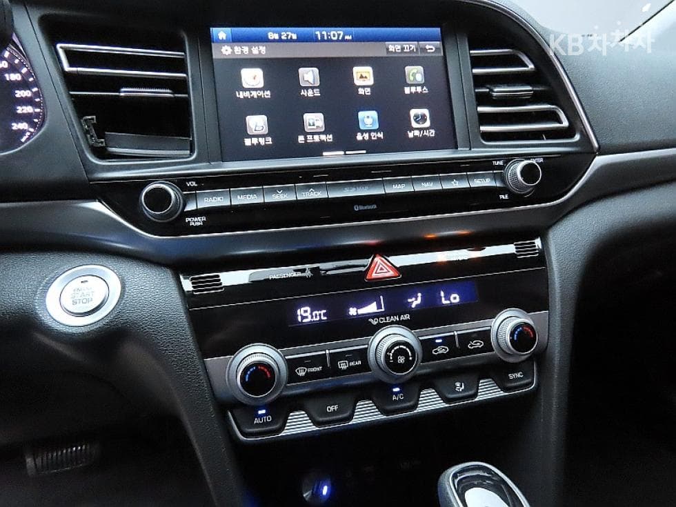 Хюндай The New (фейслифт) Avante (Elantra) ADSmartstream G1.6 Стил - 17