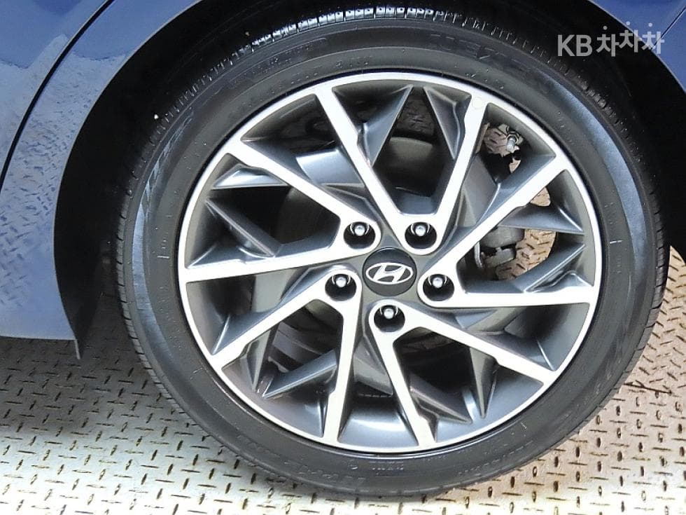 Хюндай The New (фейслифт) Avante (Elantra) ADSmartstream G1.6 Стил - 20