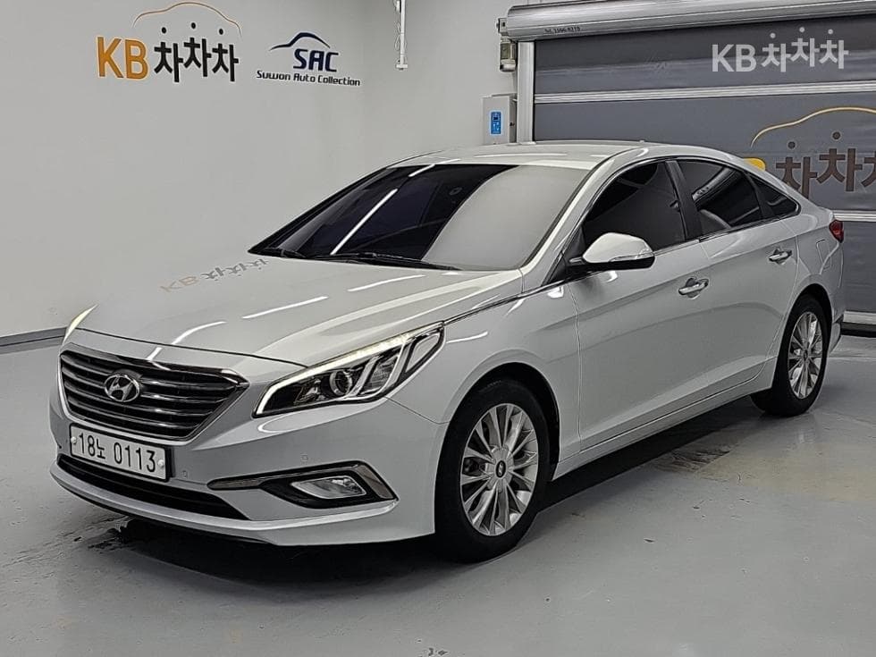 Hyundai Sonata LF 2.0 케어Plus - Image 1