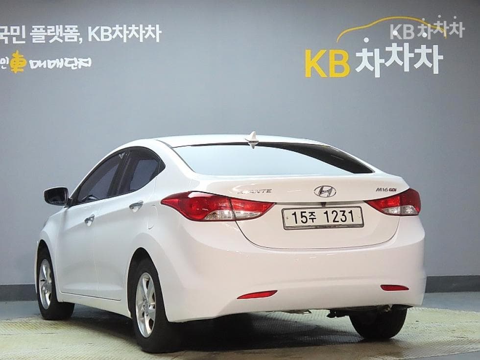 Хюндай Avante (Elantra)MDM16 GDi LUXURY - 4