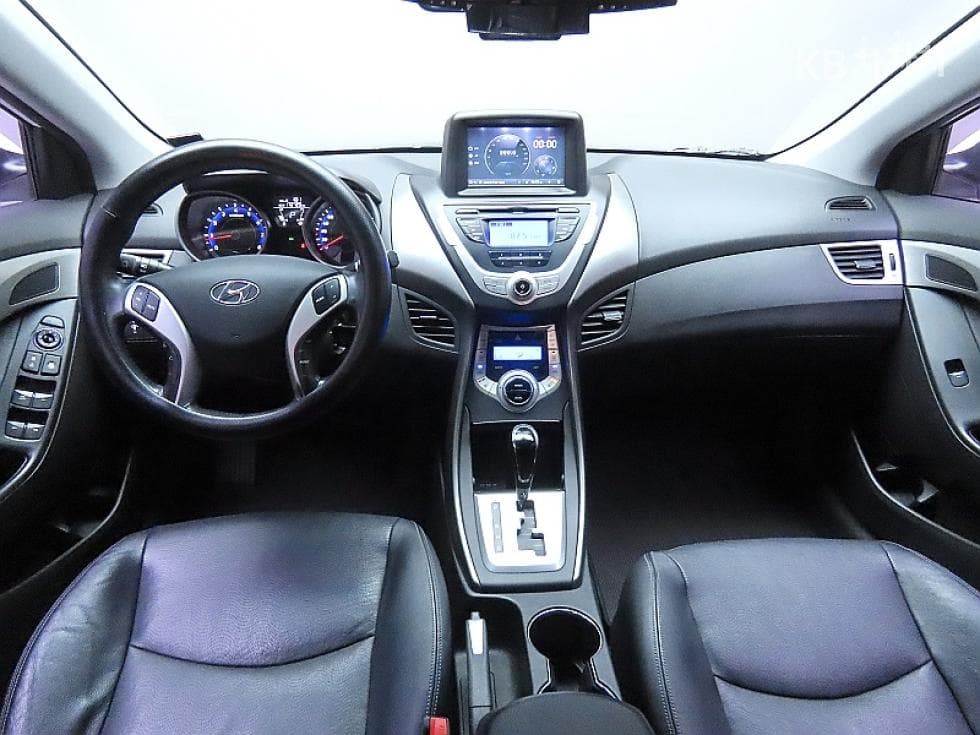 Хюндай Avante (Elantra)MDM16 GDi LUXURY - 6
