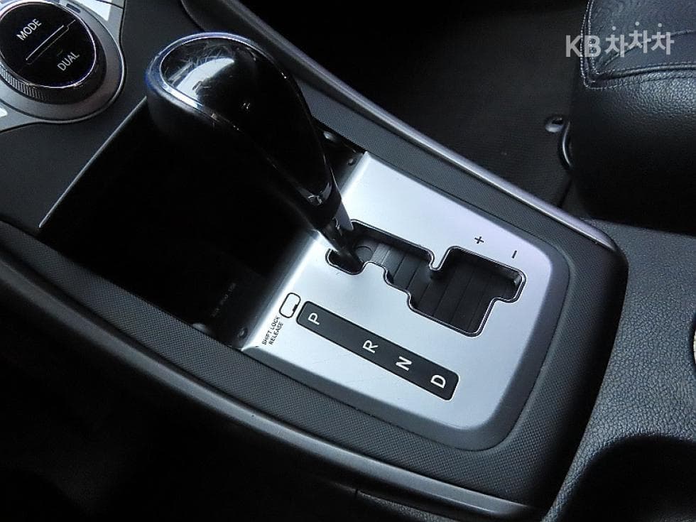Хюндай Avante (Elantra)MDM16 GDi LUXURY - 9
