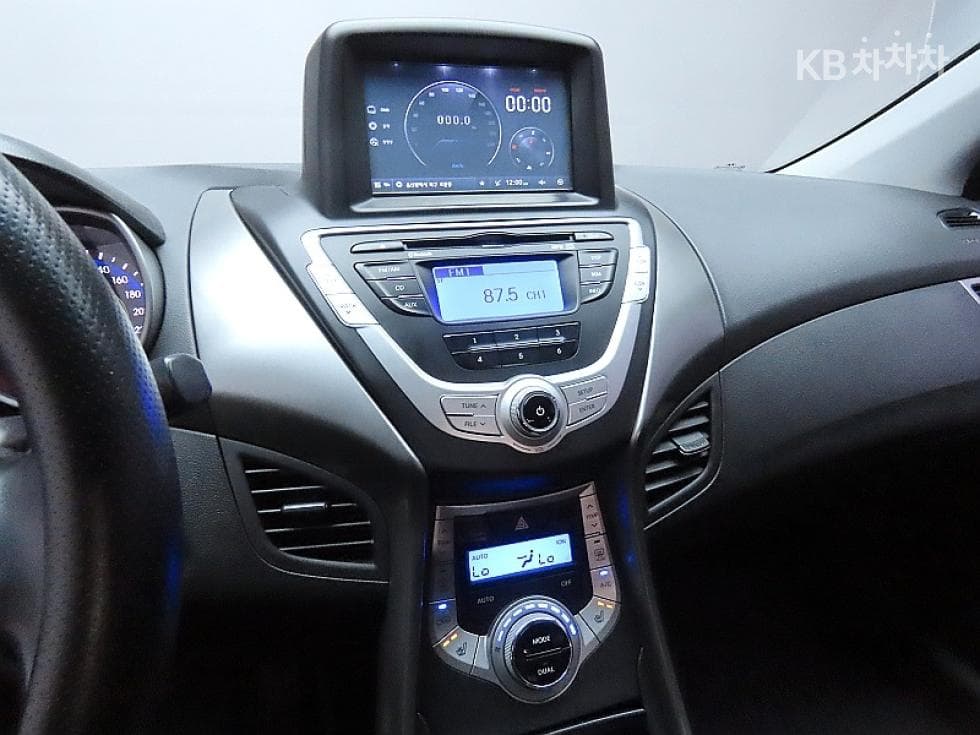 Хюндай Avante (Elantra)MDM16 GDi LUXURY - 17