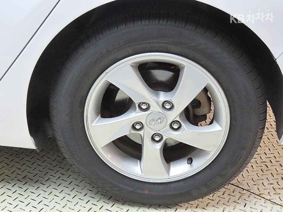Хюндай Avante (Elantra)MDM16 GDi LUXURY - 20