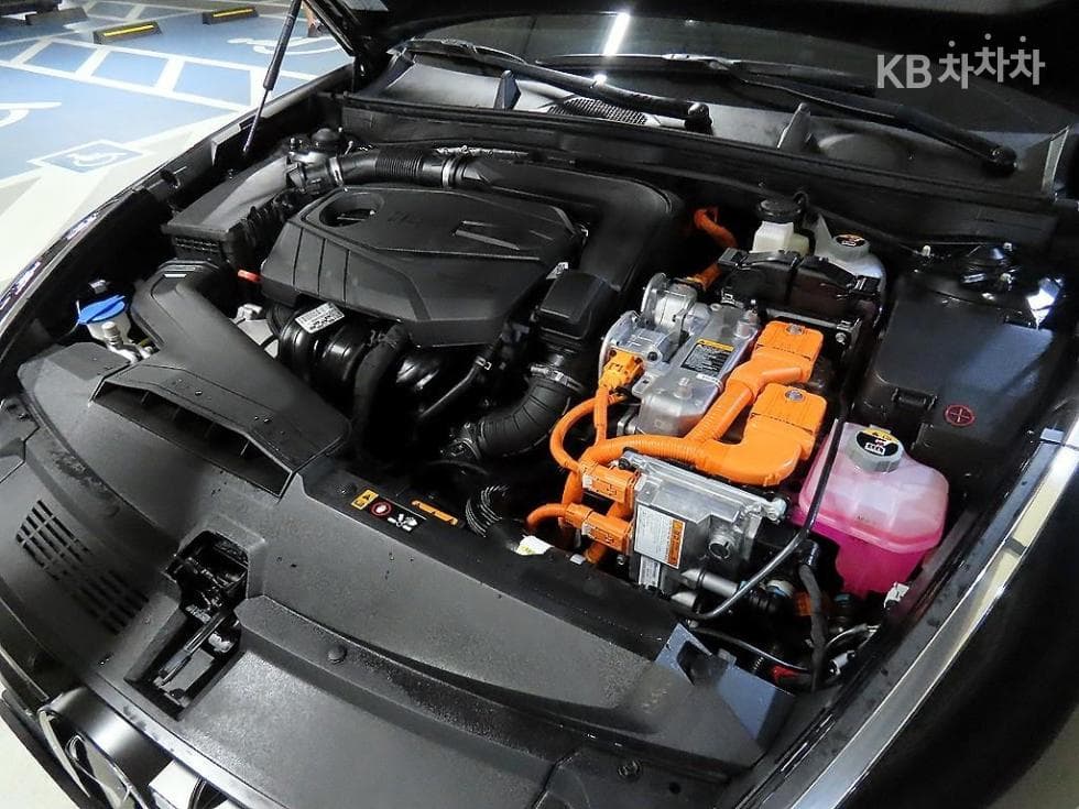 Хюндай Соната Хибрид (DN8)2.0 Хибрид Premium Plus - 18