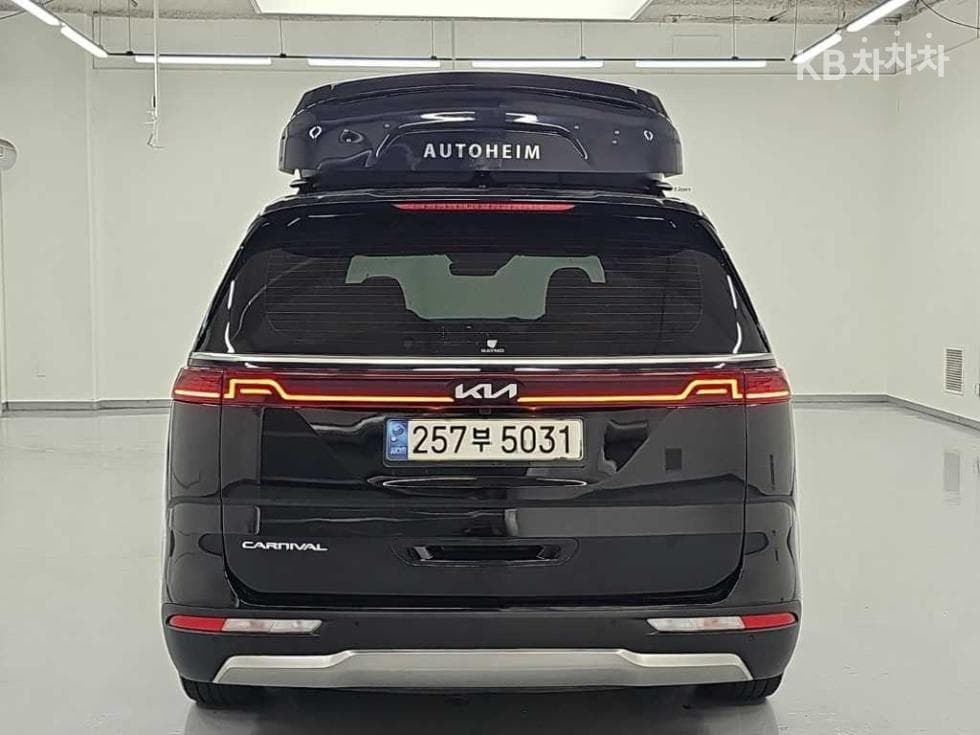 Kia Carnival 4th generationG3.5 GDI 9-seater Signature - 3