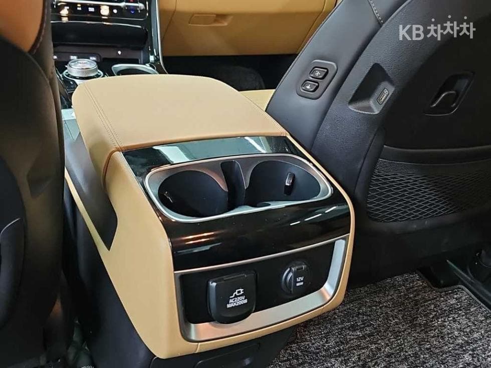 Kia Carnival 4th generationG3.5 GDI 9-seater Signature - 13