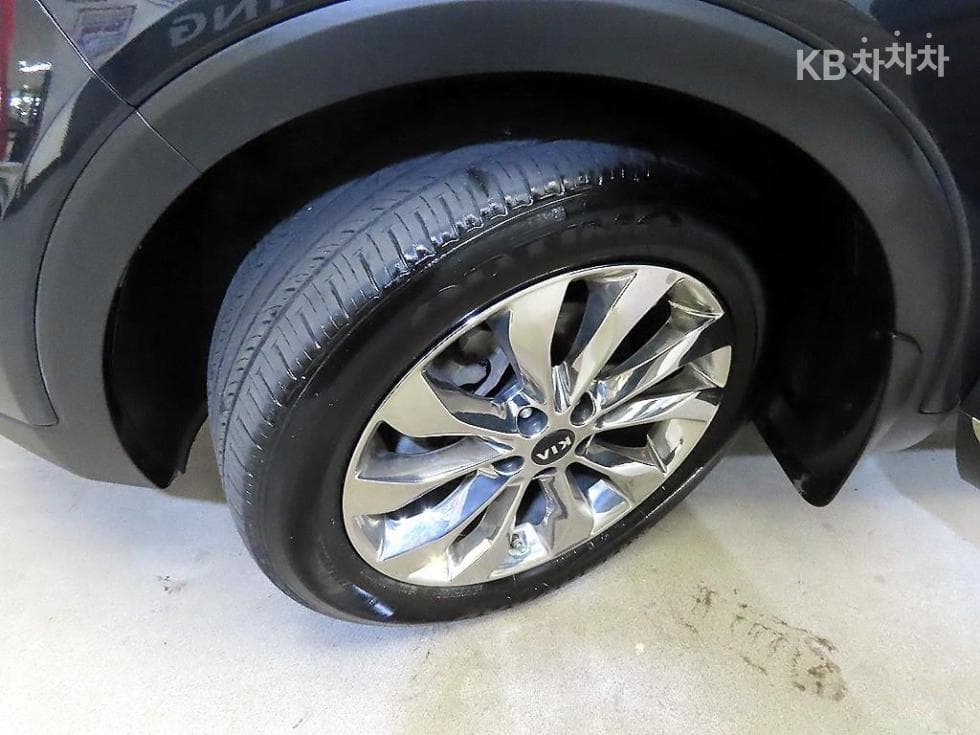 Киа The New (фейслифт) Sorento2.0 Дизел 2WD Престиж - 20