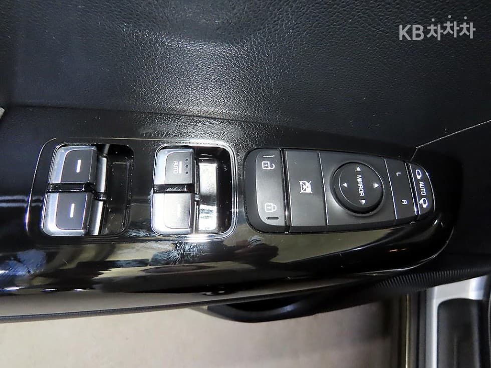 Киа Sportage 더 볼드2.0 Дизел 2WD Noblesse - 13