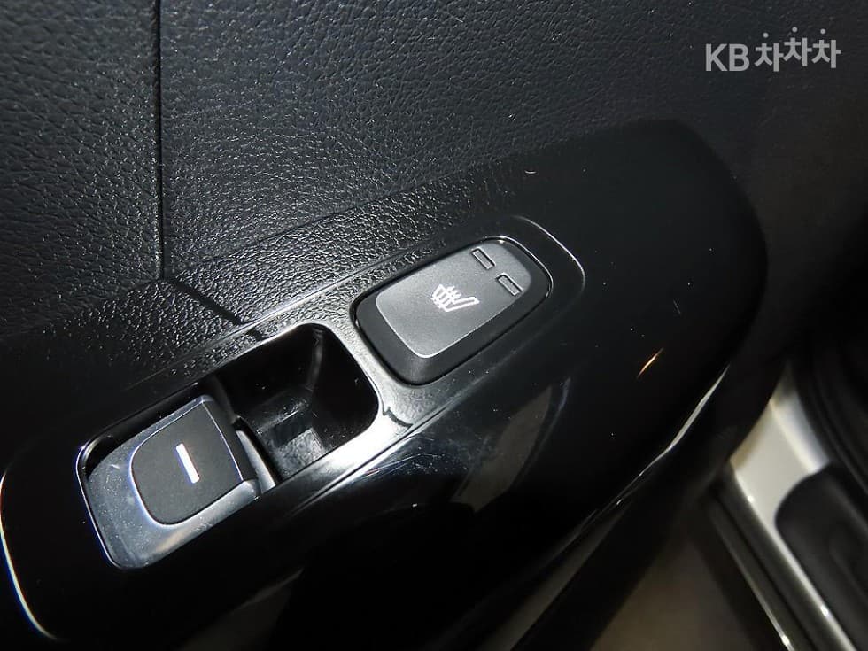 Киа Sportage 더 볼드2.0 Дизел 2WD Noblesse - 15