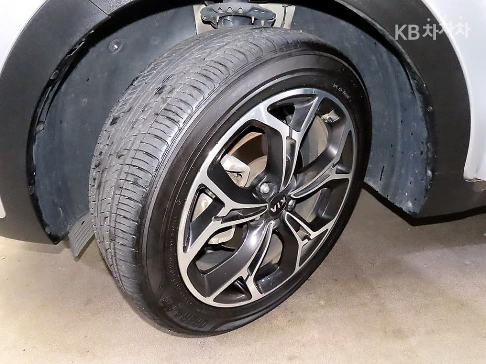 Киа Sportage 더 볼드2.0 Дизел 2WD Noblesse - 20