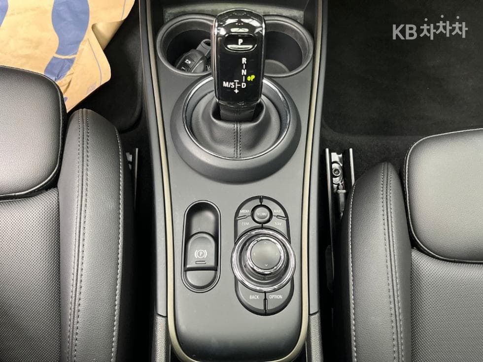 Мини Countryman (F60)1.5 Cooper Classic Plus Стандартен - 10