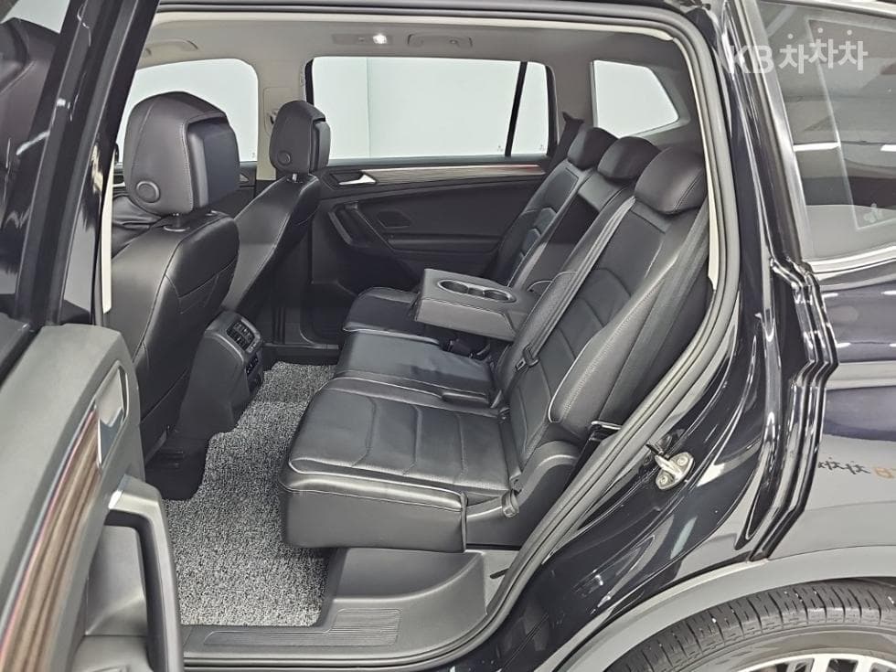 Volkswagen Tiguan Allspace2.0 Turbocharged Stratified Injection (VW) Prestige - 12