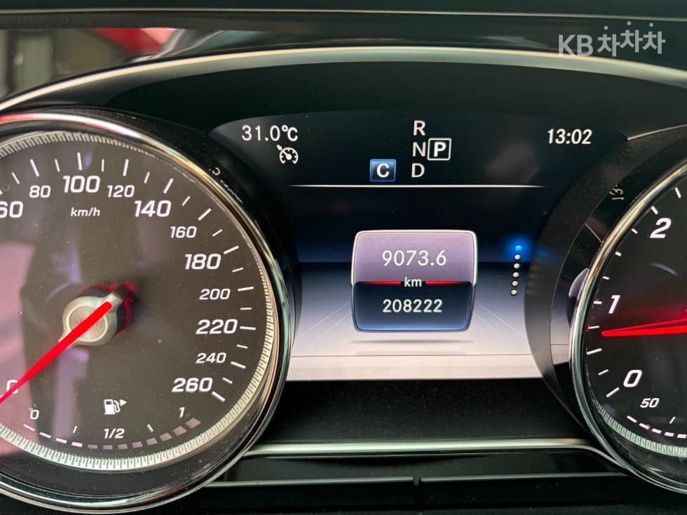Mercedes-Benz E-Class (W213)E220d Avantgarde - 3