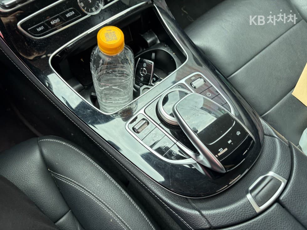 Mercedes-Benz E-Class (W213)E220d Avantgarde - 8