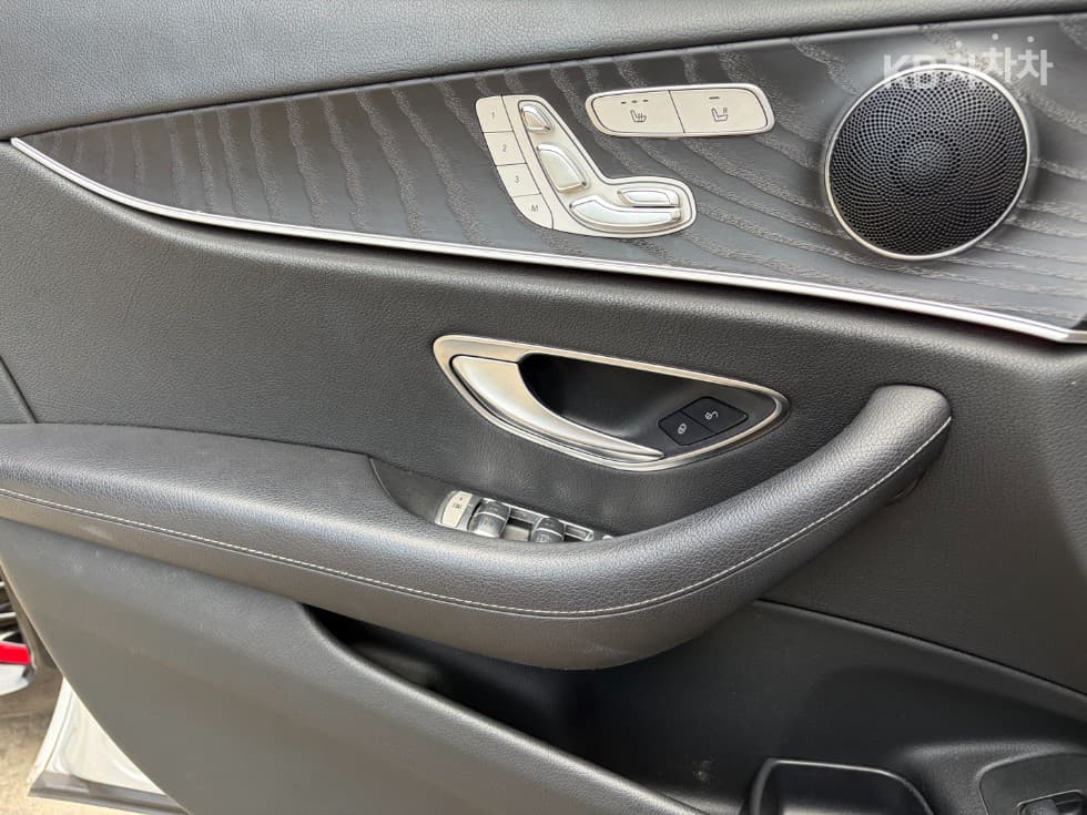 Mercedes-Benz E-Class (W213)E220d Avantgarde - 11
