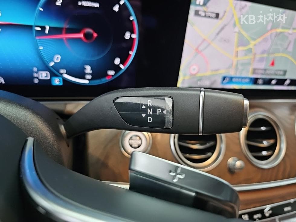 Mercedes-Benz E-Class (W213)E220d 4MATIC Exclusive - 8