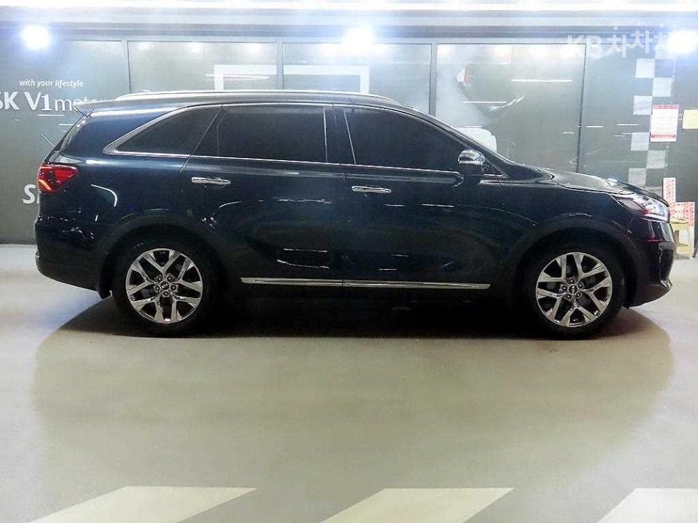 Киа The New (фейслифт) Sorento2.2 Дизел 2WD 마스터 Специал (специален признак/издание) - 3