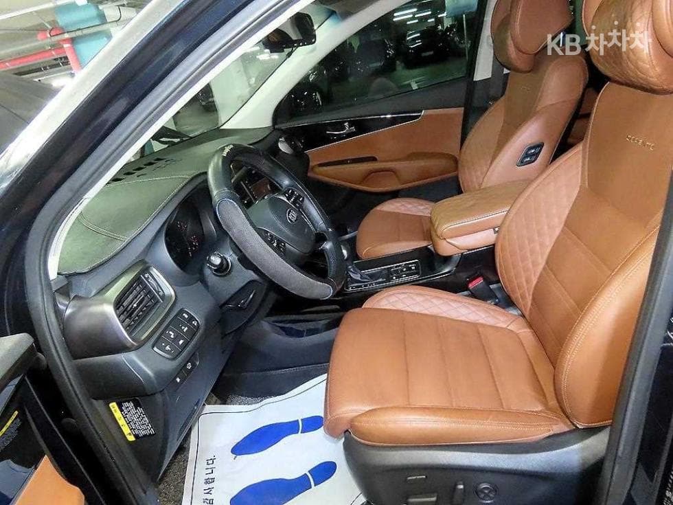 Киа The New (фейслифт) Sorento2.2 Дизел 2WD 마스터 Специал (специален признак/издание) - 6