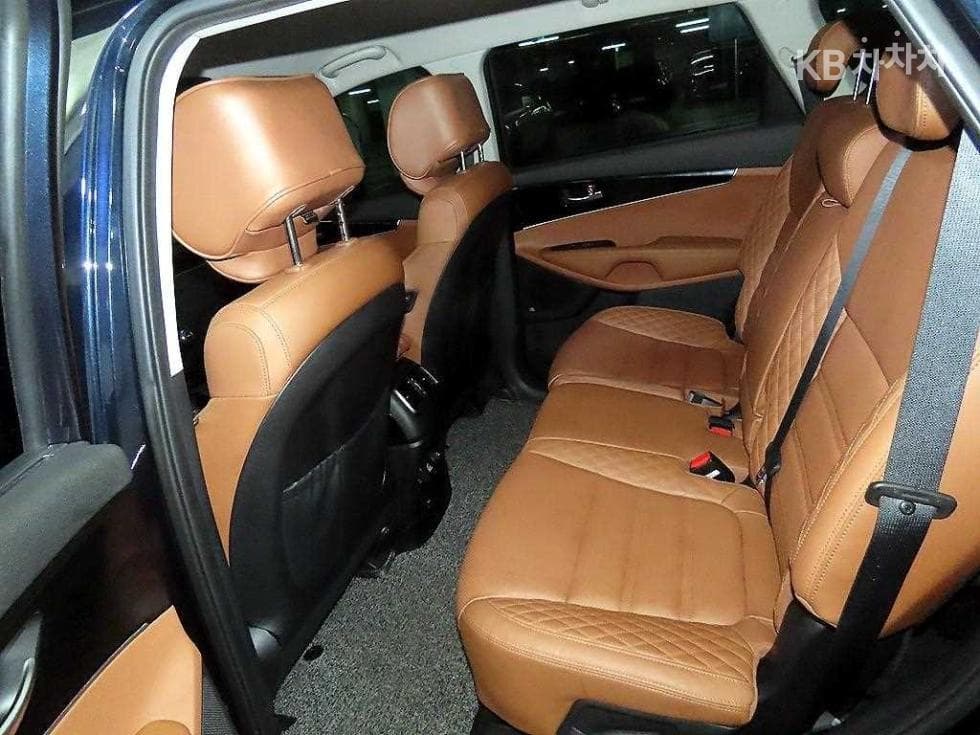 Киа The New (фейслифт) Sorento2.2 Дизел 2WD 마스터 Специал (специален признак/издание) - 7
