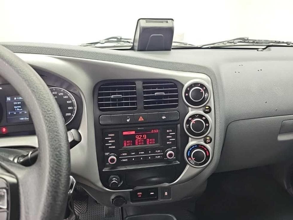 Kia The New (facelift) Bongo 3 (light truck)LPG 1 Ton Double Cab Extra Long 2WD L - 9