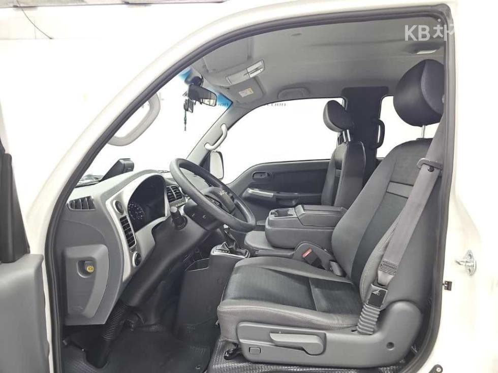 Kia The New (facelift) Bongo 3 (light truck)LPG 1 Ton Double Cab Extra Long 2WD L - 10