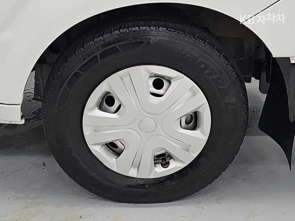 Kia The New (facelift) Bongo 3 (light truck)LPG 1 Ton Double Cab Extra Long 2WD L - 17
