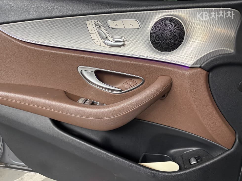 Mercedes-Benz E-Клас (W213)E300 Avantgarde - 9