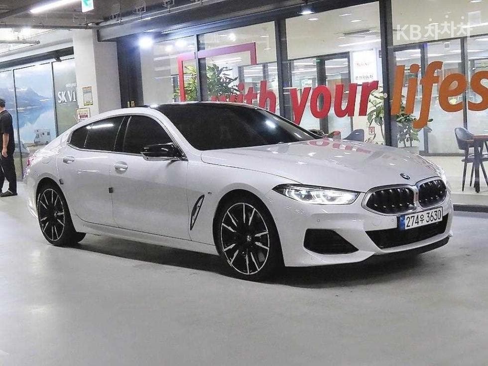 BMW 8시리즈 (G15) M850i xDrive Gran Coupe Стандартен - Image 1