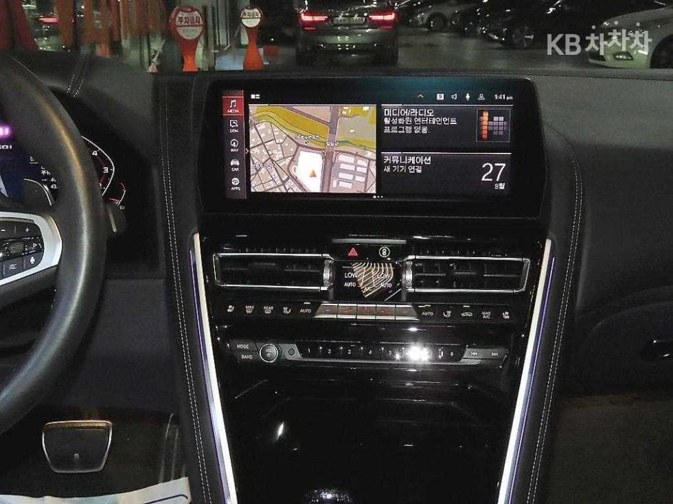 BMW 8시리즈 (G15)M850i xDrive Gran Coupe Стандартен - 11