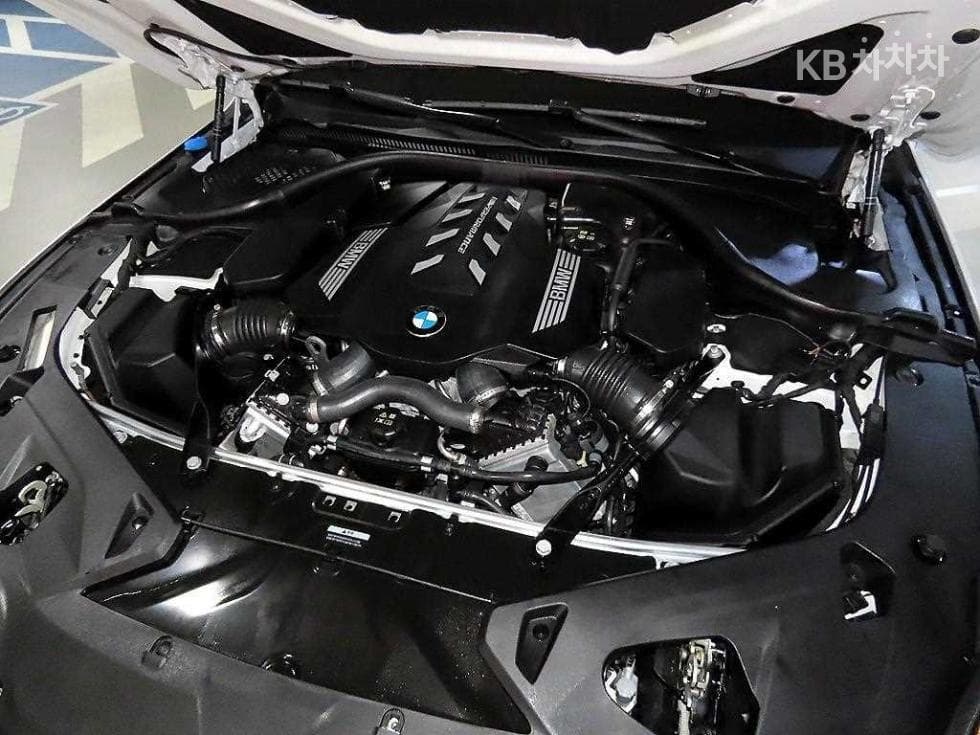 BMW 8시리즈 (G15)M850i xDrive Gran Coupe Стандартен - 19
