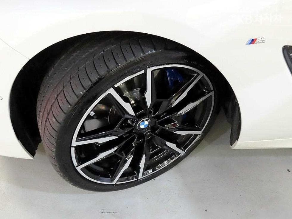 BMW 8시리즈 (G15)M850i xDrive Gran Coupe Стандартен - 20