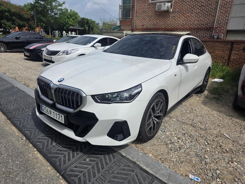 BMW Нов5 Серия(G60) 520i M Sport - Image 1