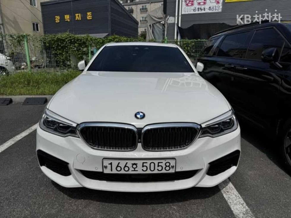 BMW 올New5 Series (G30) 520d xDrive M Sport Package Plus - Image 1