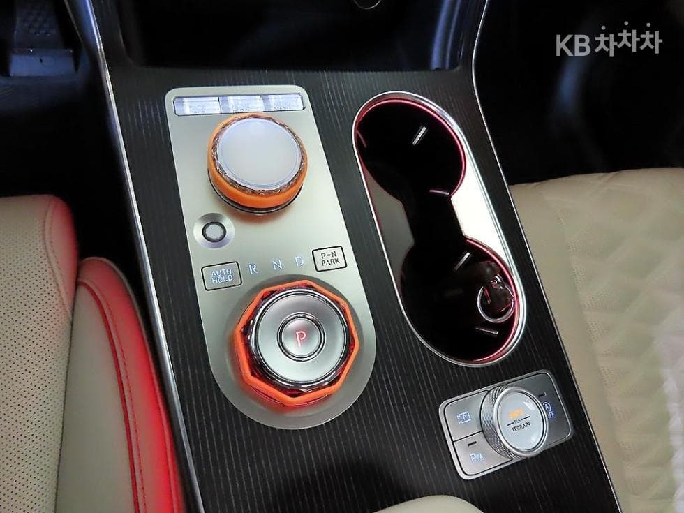Дженезис GV80 COUPE2.5L бензин Турбо AWD Стандартен - 12