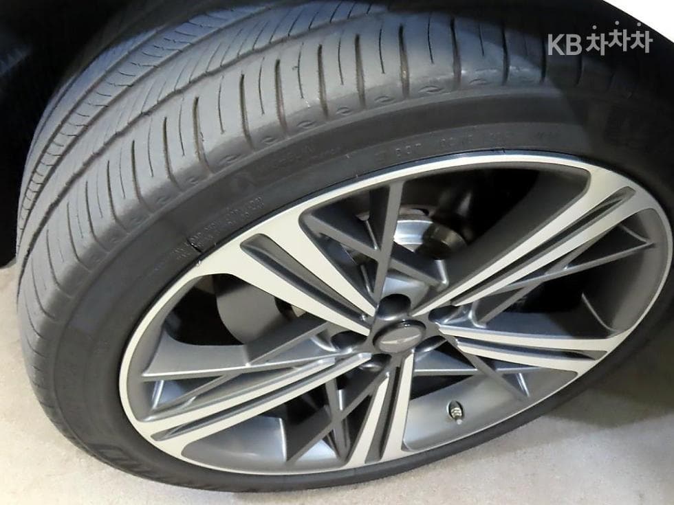 Дженезис GV80 COUPE2.5L бензин Турбо AWD Стандартен - 20