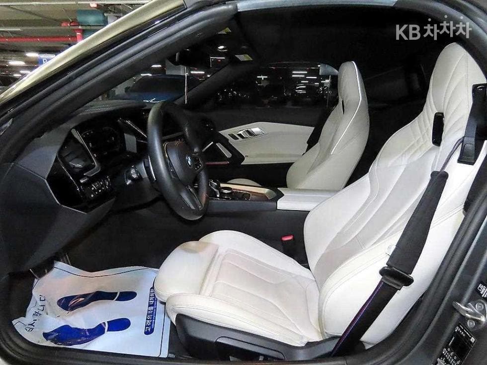 BMW All New Z4sDrive 20i M 스포츠 라Местен - 8