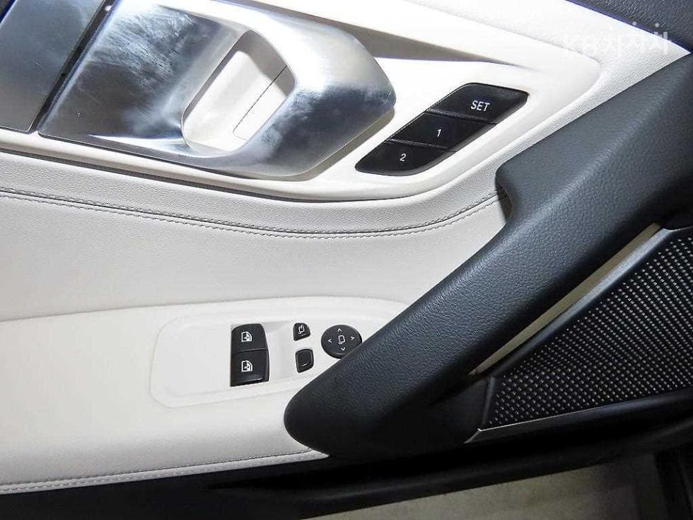 BMW All New Z4sDrive 20i M 스포츠 라Местен - 15