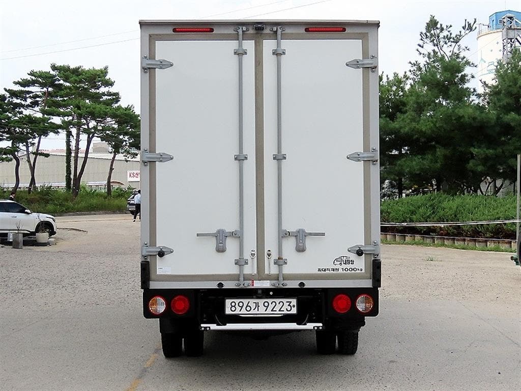 Киа The New (фейслифт) Бонго 3 (лек)Box Truck 1 тон Plus형 Королевска кабина Удължено междуосие L - 4