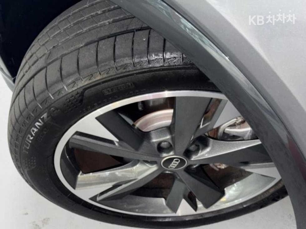 Ауди Q4 e-tron40 Premium - 20